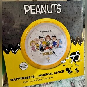 Peanuts Charlie Brown musical clock